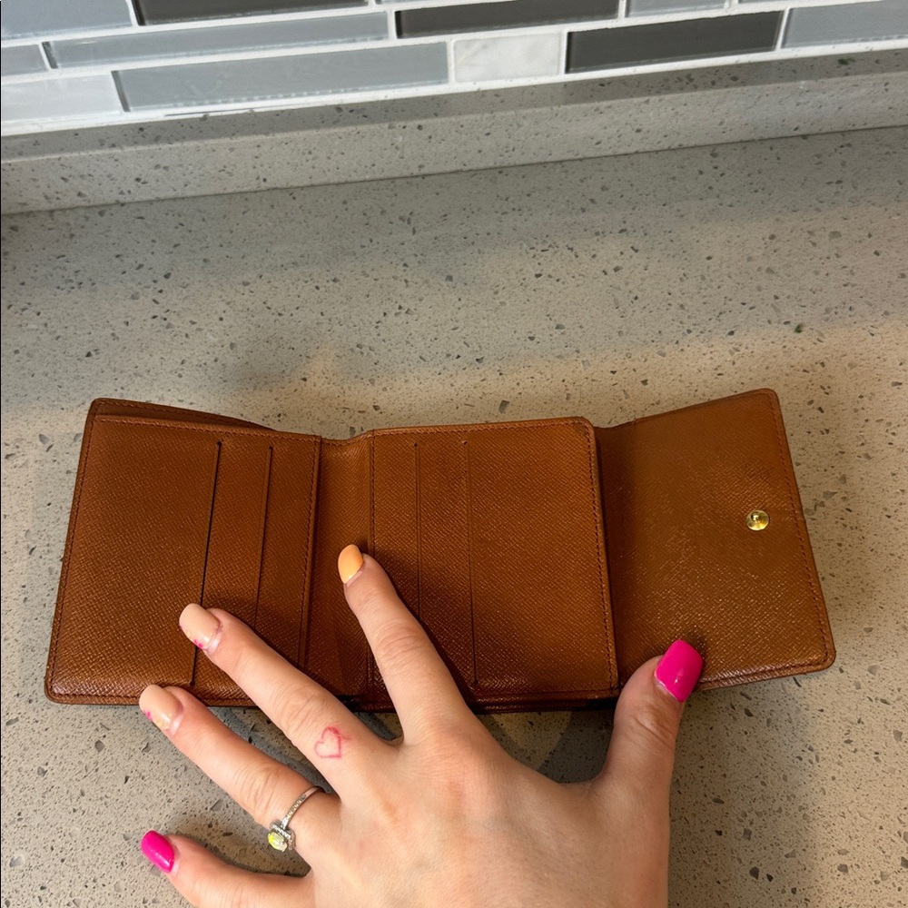 LOUIS VUITTON - Portefeuille Elise Monogram Compact Wallet - Picture 8 of 13